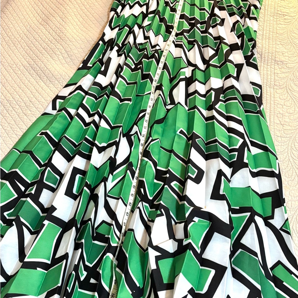 Green A-Line Maxi Dress with Cuffed Sleeves and Notched Collar - Picture 5 of 12